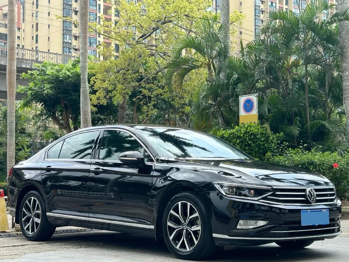 2020 Volkswagen Magotan 2.0T 186HP L4 7DCT,autocango,china used car exporter,china ev exporter,chinese used car exporter,chinese used ev exporter