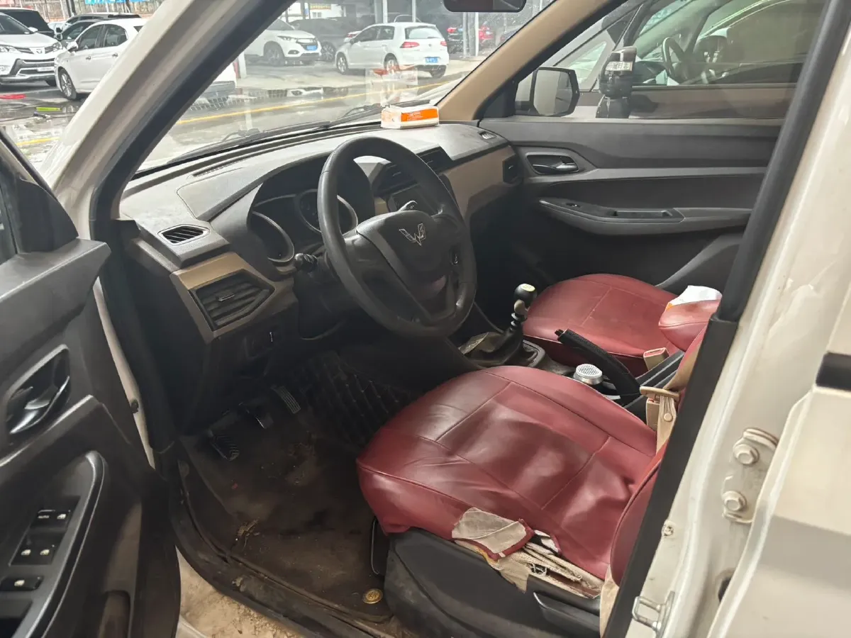 2019 WuLing HongGuang 1.5L 99HP L4 6MT,autocango,china used car exporter,china ev exporter,chinese used car exporter,chinese used ev exporter