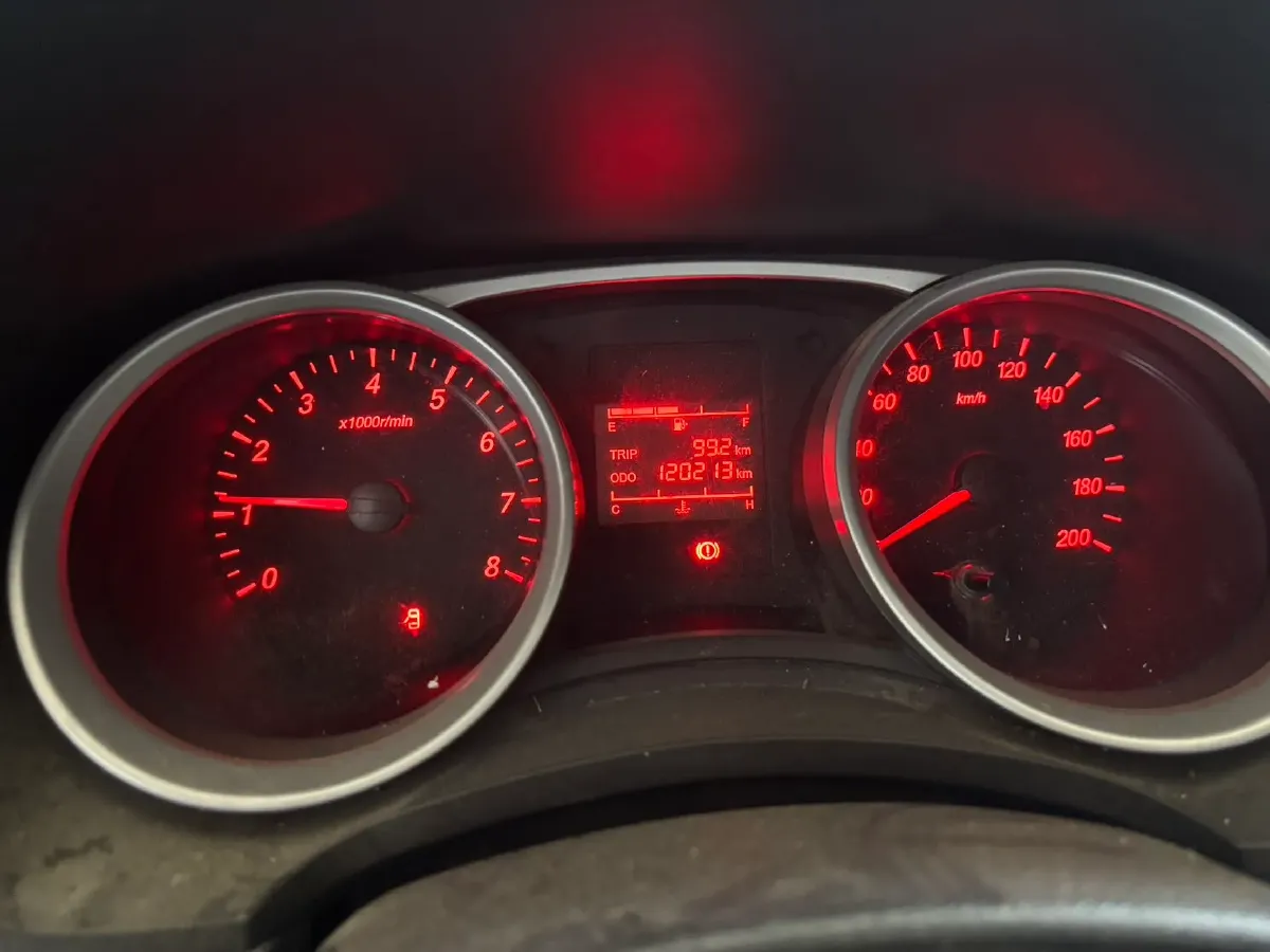 2019 WuLing HongGuang 1.5L 99HP L4 6MT,autocango,china used car exporter,china ev exporter,chinese used car exporter,chinese used ev exporter