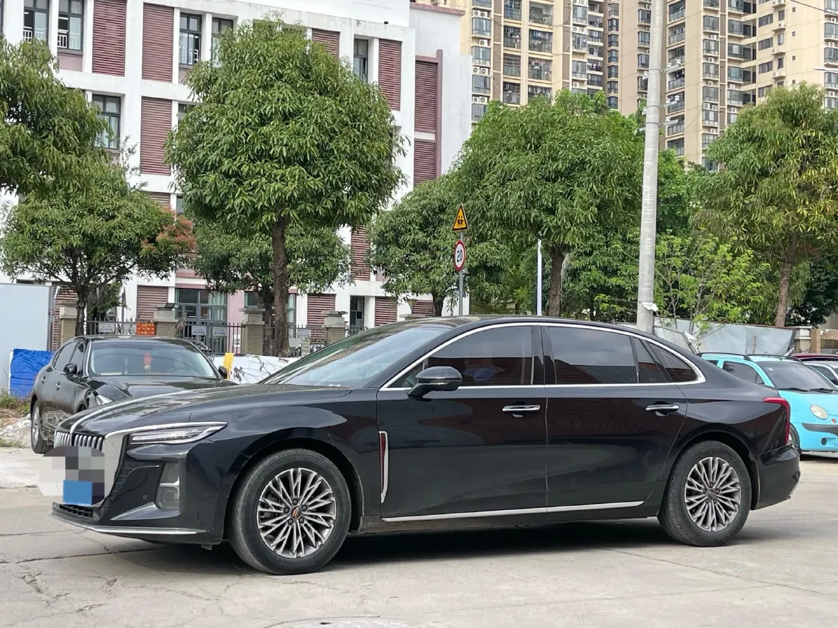 2023 HongQi H5 2.0T 224HP L4 8AT,autocango,china used car exporter,china ev exporter,chinese used car exporter,chinese used ev exporter