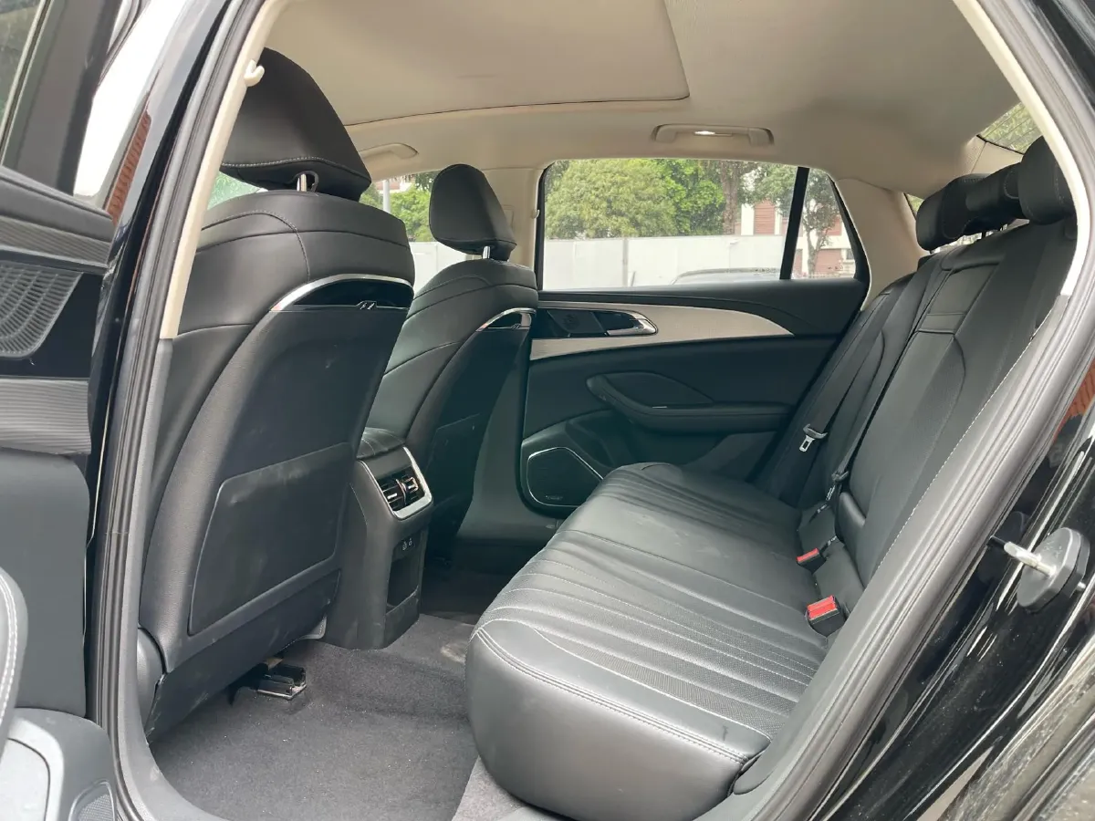 2023 HongQi H5 2.0T 224HP L4 8AT,autocango,china used car exporter,china ev exporter,chinese used car exporter,chinese used ev exporter