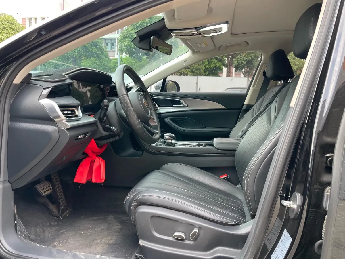 2023 HongQi H5 2.0T 224HP L4 8AT,autocango,china used car exporter,china ev exporter,chinese used car exporter,chinese used ev exporter