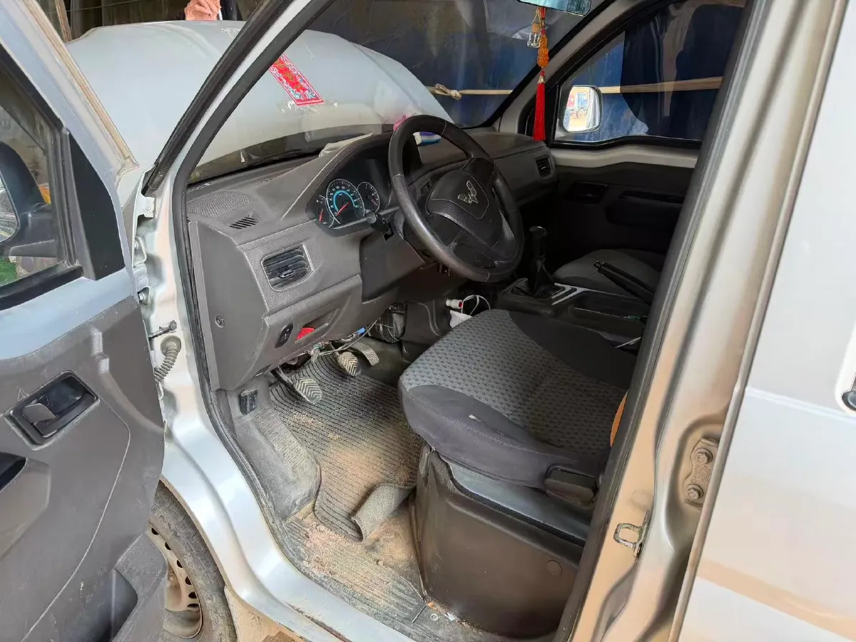 2021 WuLing RongGuang New Truck 1.8L 125HP L4 5MT,autocango,china used car exporter,china ev exporter,chinese used car exporter,chinese used ev exporter