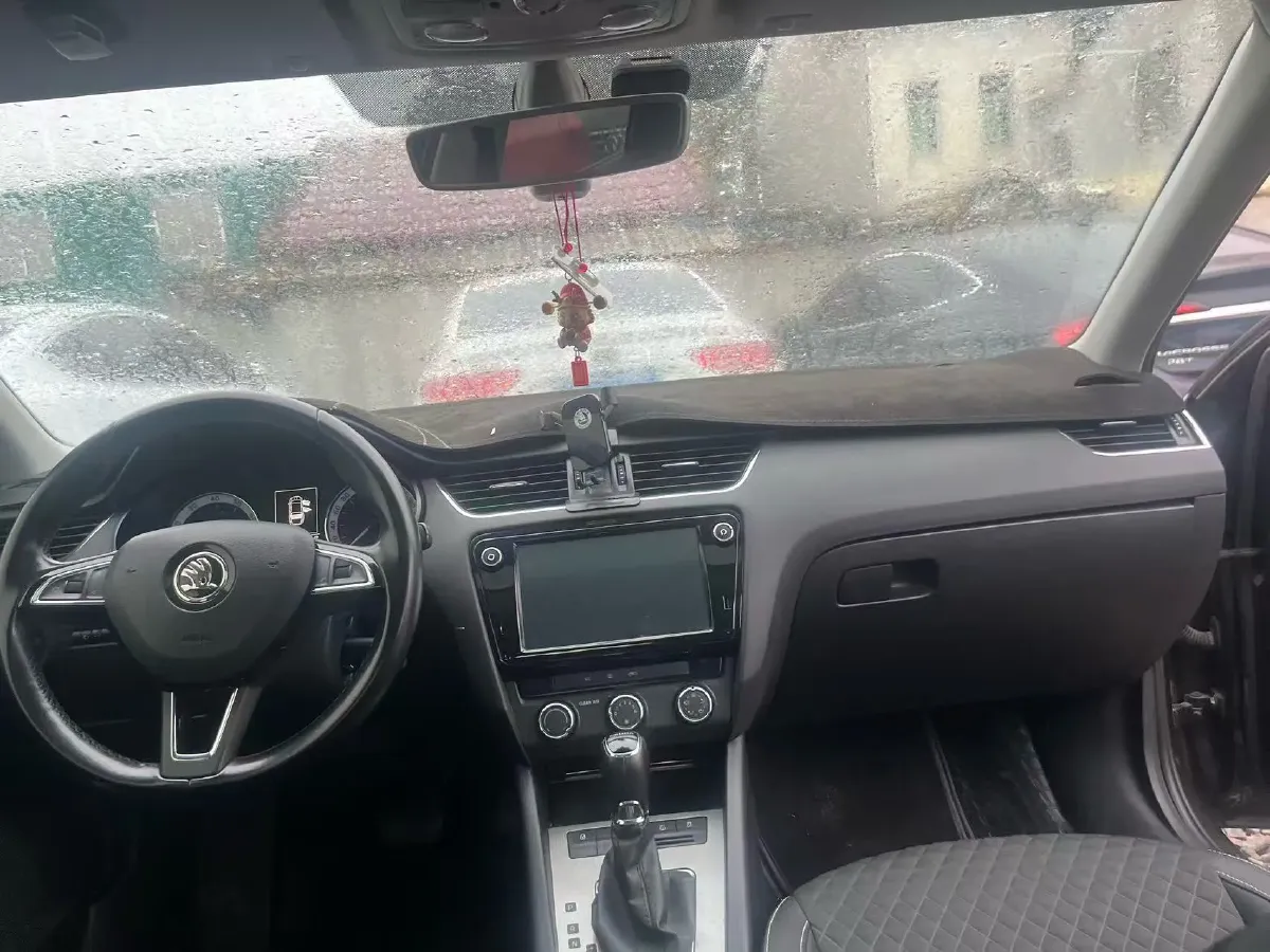 2018 Skoda Octavia 1.6L 110HP L4 6AT,autocango,china used car exporter,china ev exporter,chinese used car exporter,chinese used ev exporter