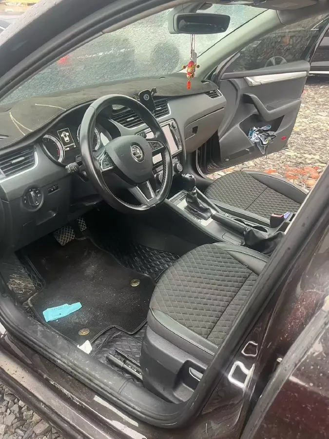 2018 Skoda Octavia 1.6L 110HP L4 6AT,autocango,china used car exporter,china ev exporter,chinese used car exporter,chinese used ev exporter