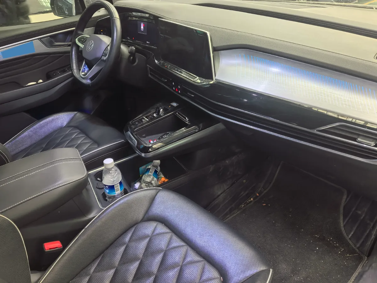 2022 Volkswagen Talagon 2.5T 299HP V6 7DCT,autocango,china used car exporter,china ev exporter,chinese used car exporter,chinese used ev exporter