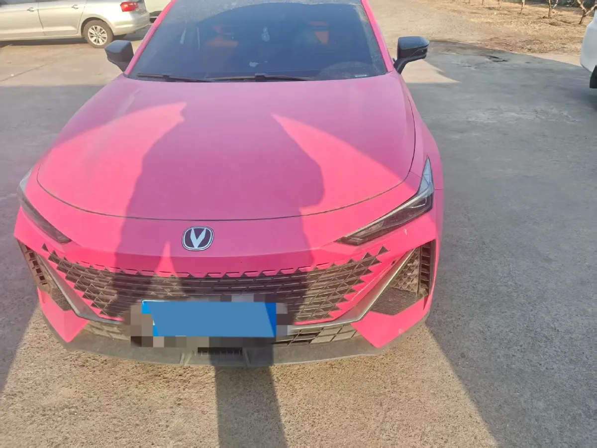 2022 ChangAn UNI-V 1.5T 188HP L4 7DCT,autocango,china used car exporter,china ev exporter,chinese used car exporter,chinese used ev exporter