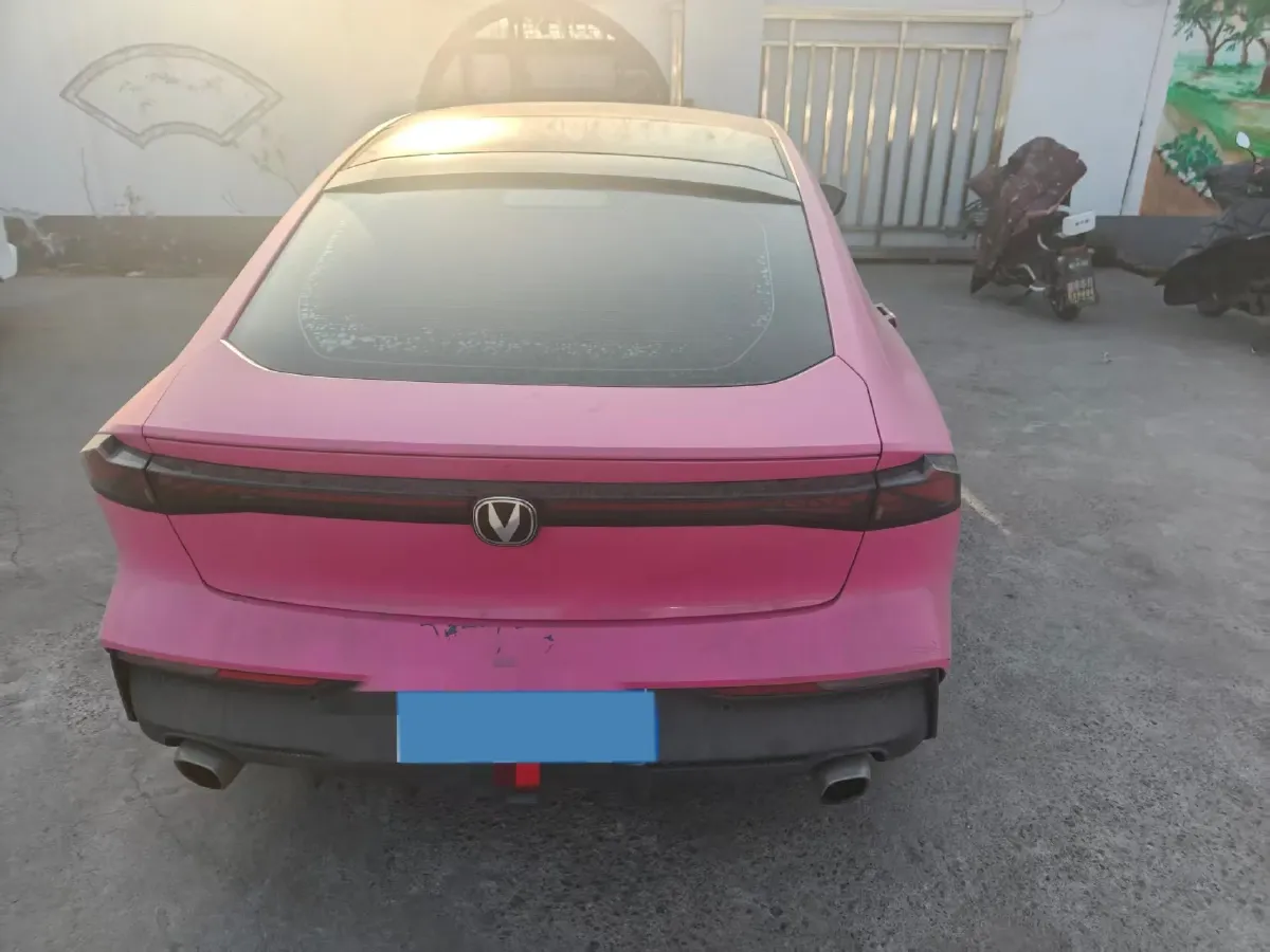 2022 ChangAn UNI-V 1.5T 188HP L4 7DCT,autocango,china used car exporter,china ev exporter,chinese used car exporter,chinese used ev exporter