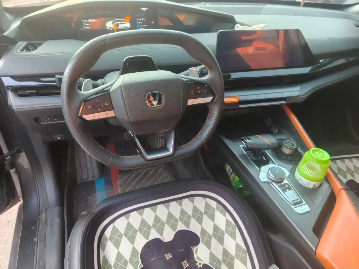 2022 ChangAn UNI-V 1.5T 188HP L4 7DCT,autocango,china used car exporter,china ev exporter,chinese used car exporter,chinese used ev exporter