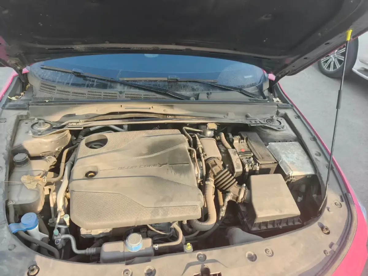 2022 ChangAn UNI-V 1.5T 188HP L4 7DCT,autocango,china used car exporter,china ev exporter,chinese used car exporter,chinese used ev exporter