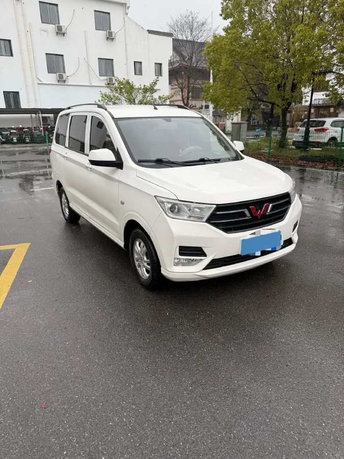 2019 WuLing HongGuang 1.5L 105HP L4 5MT,autocango,china used car exporter,china ev exporter,chinese used car exporter,chinese used ev exporter