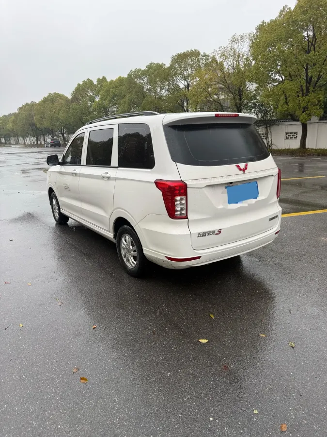 2019 WuLing HongGuang 1.5L 105HP L4 5MT,autocango,china used car exporter,china ev exporter,chinese used car exporter,chinese used ev exporter