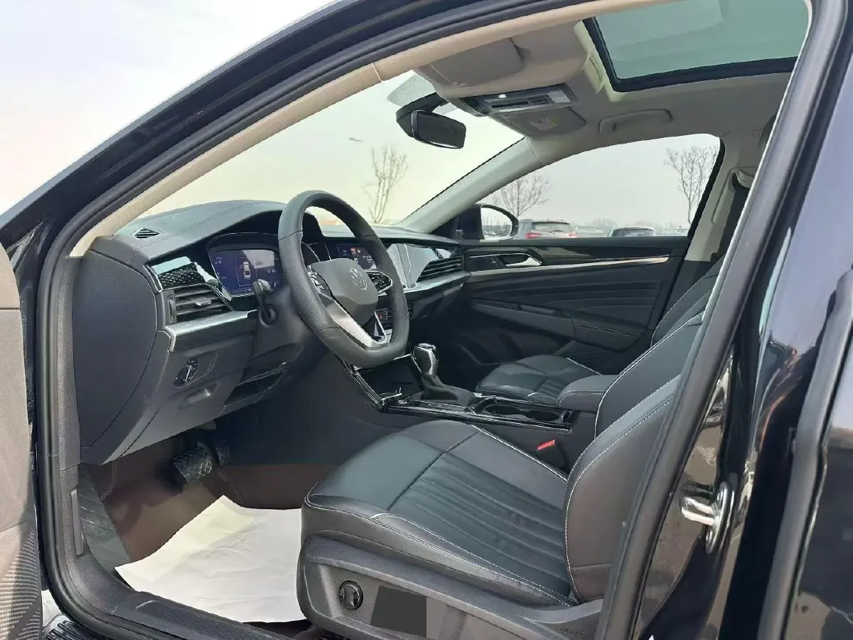 2023 Volkswagen Passat 2.0T 186HP L4 7DCT,autocango,china used car exporter,china ev exporter,chinese used car exporter,chinese used ev exporter