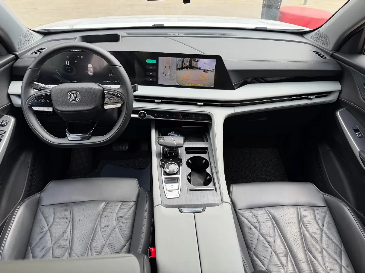 2024 ChangAn CS75 Plus 2.0T 233HP L4 8AT,autocango,china used car exporter,china ev exporter,chinese used car exporter,chinese used ev exporter