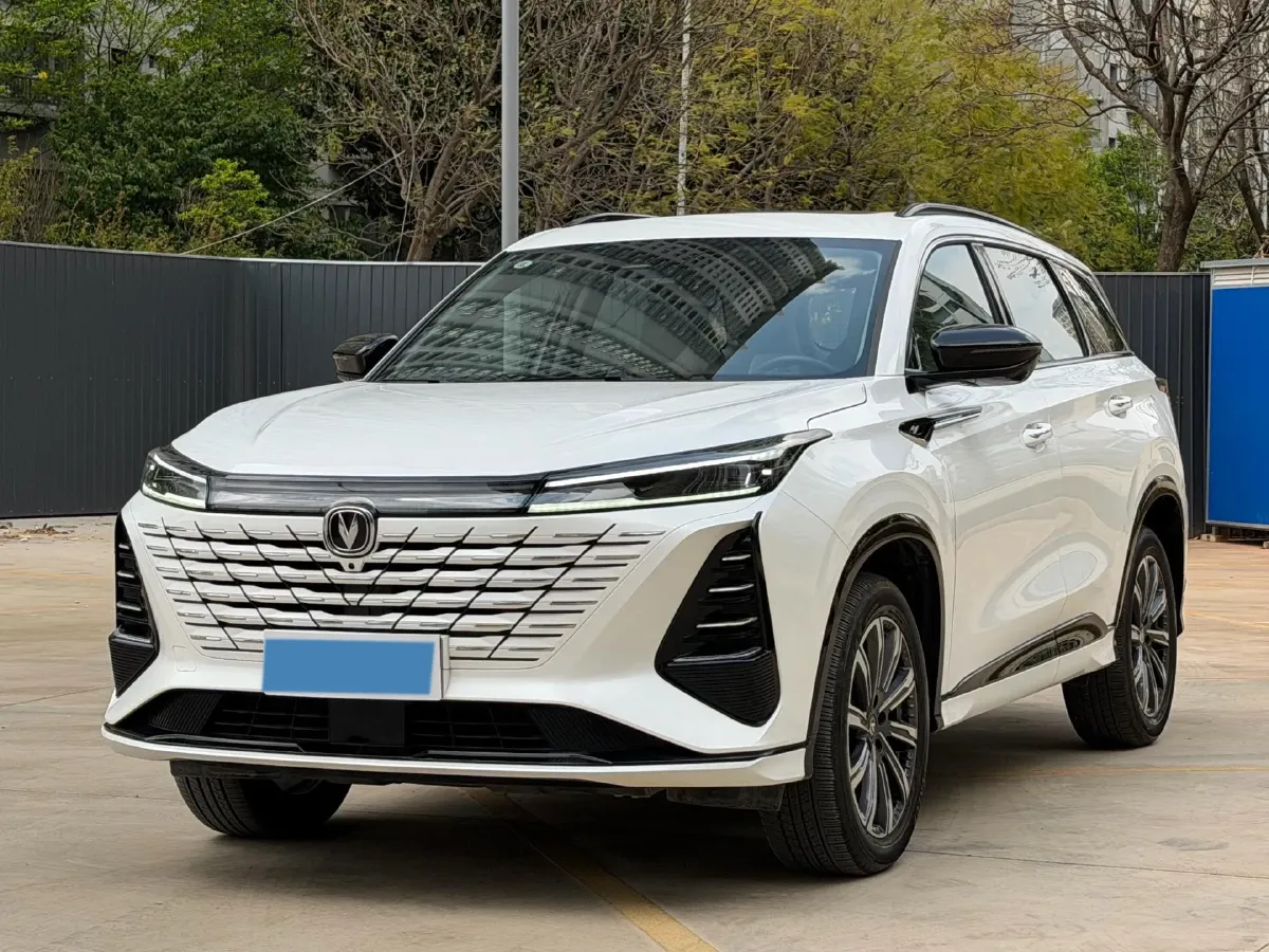 2024 ChangAn CS75 Plus 2.0T 233HP L4 8AT,autocango,china used car exporter,china ev exporter,chinese used car exporter,chinese used ev exporter