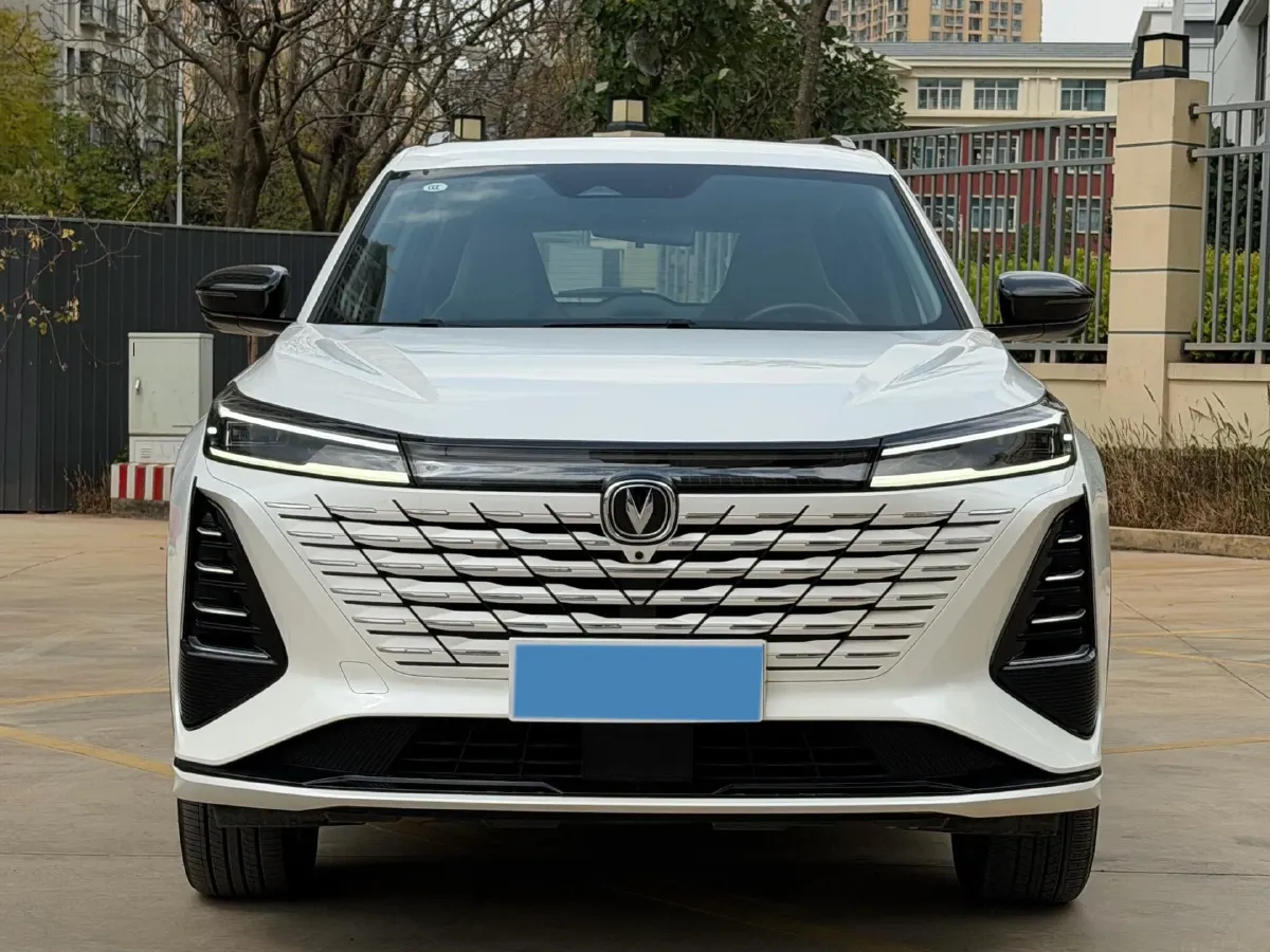 2024 ChangAn CS75 Plus 2.0T 233HP L4 8AT,autocango,china used car exporter,china ev exporter,chinese used car exporter,chinese used ev exporter