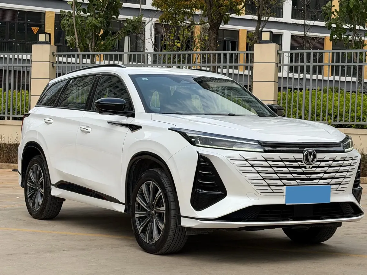 2024 ChangAn CS75 Plus 2.0T 233HP L4 8AT,autocango,china used car exporter,china ev exporter,chinese used car exporter,chinese used ev exporter