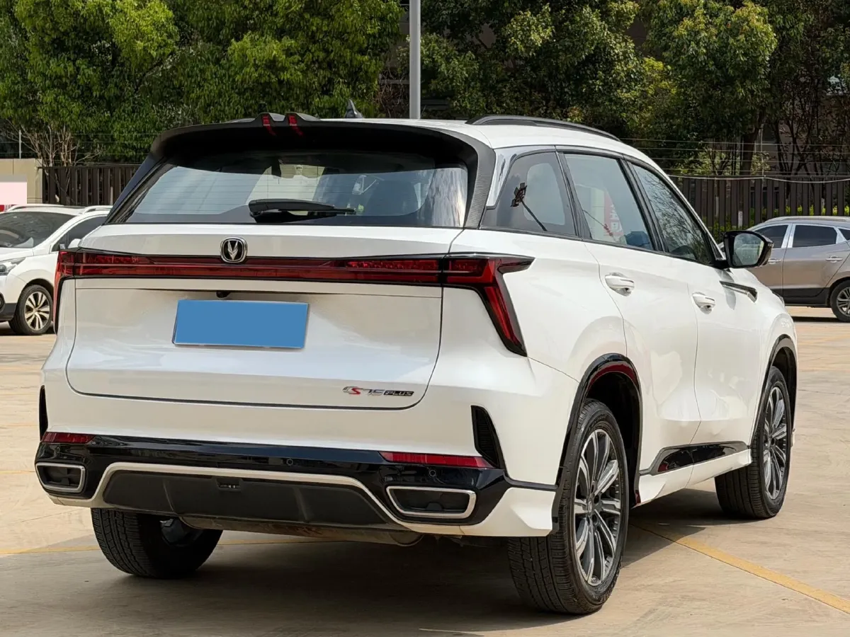 2024 ChangAn CS75 Plus 2.0T 233HP L4 8AT,autocango,china used car exporter,china ev exporter,chinese used car exporter,chinese used ev exporter