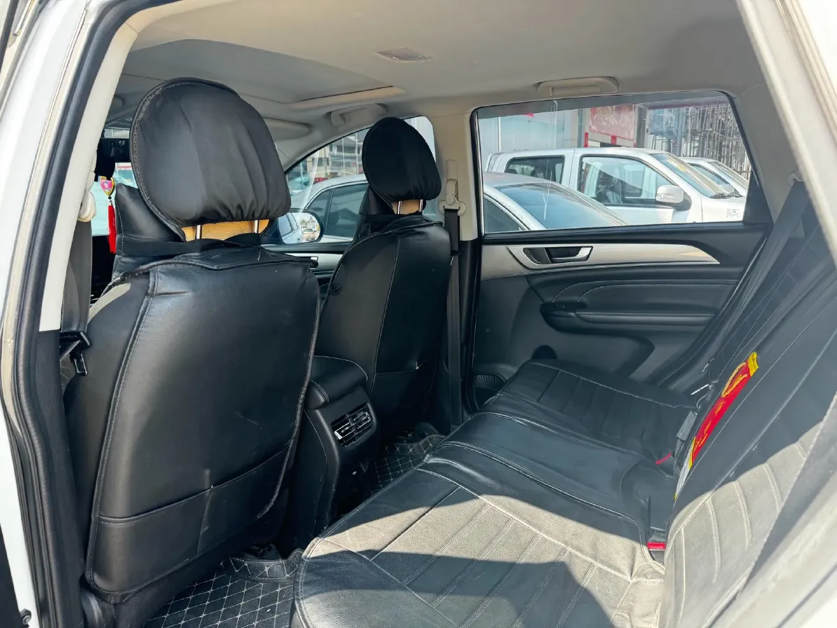 2021 Haval M6 1.5T 150HP L4 7DCT,autocango,china used car exporter,china ev exporter,chinese used car exporter,chinese used ev exporter