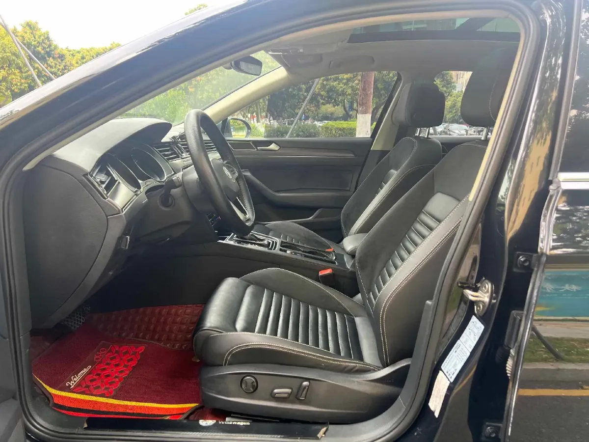 2020 Volkswagen Magotan 2.0T 186HP L4 7DCT,autocango,china used car exporter,china ev exporter,chinese used car exporter,chinese used ev exporter