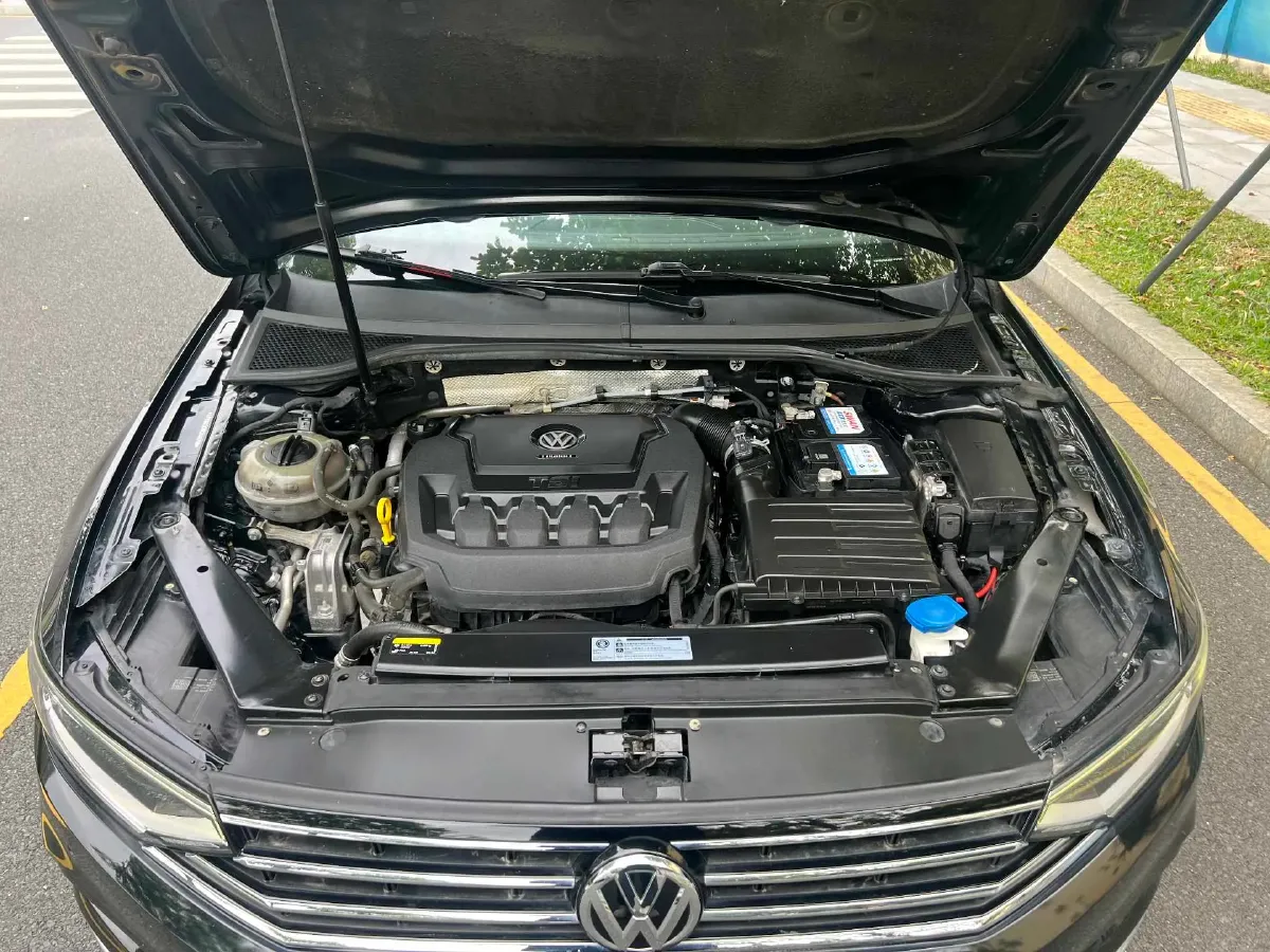 2020 Volkswagen Magotan 2.0T 186HP L4 7DCT,autocango,china used car exporter,china ev exporter,chinese used car exporter,chinese used ev exporter