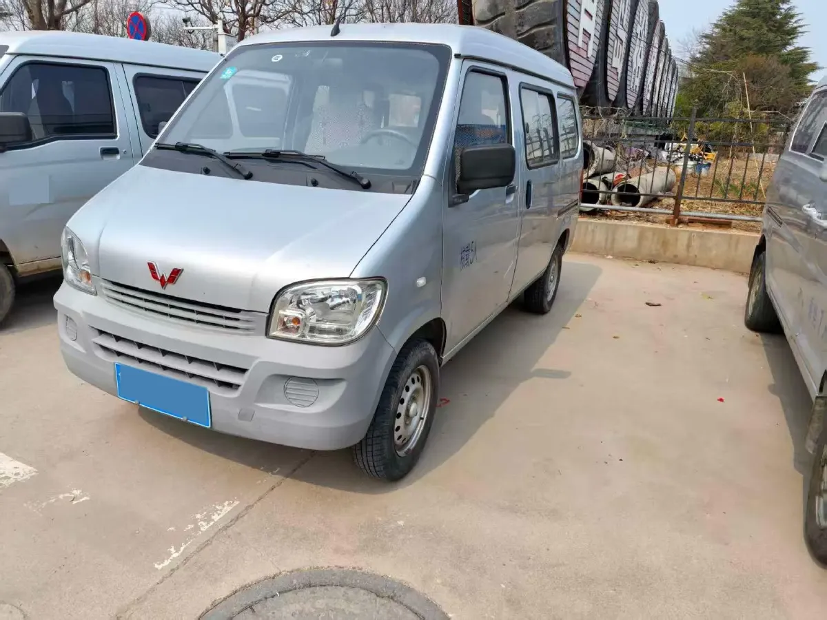 2015 WuLing ZhiGuang 1.2L 82HP L4 5MT,autocango,china used car exporter,china ev exporter,chinese used car exporter,chinese used ev exporter