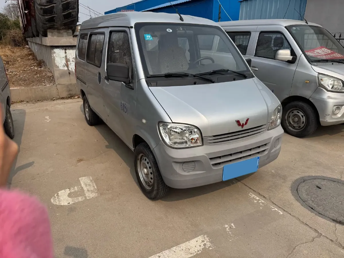 2015 WuLing ZhiGuang 1.2L 82HP L4 5MT,autocango,china used car exporter,china ev exporter,chinese used car exporter,chinese used ev exporter