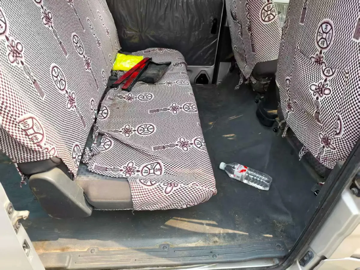 2015 WuLing ZhiGuang 1.2L 82HP L4 5MT,autocango,china used car exporter,china ev exporter,chinese used car exporter,chinese used ev exporter