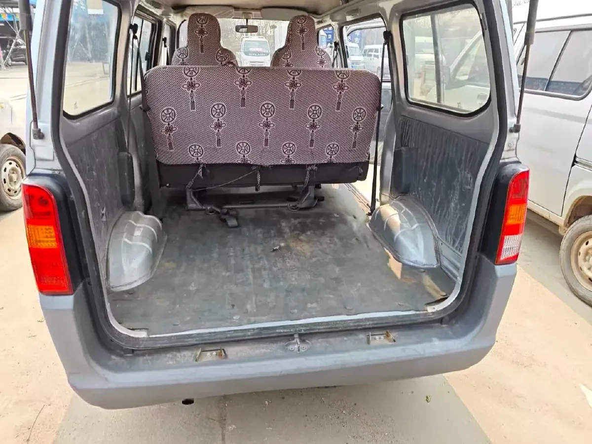 2015 WuLing ZhiGuang 1.2L 82HP L4 5MT,autocango,china used car exporter,china ev exporter,chinese used car exporter,chinese used ev exporter