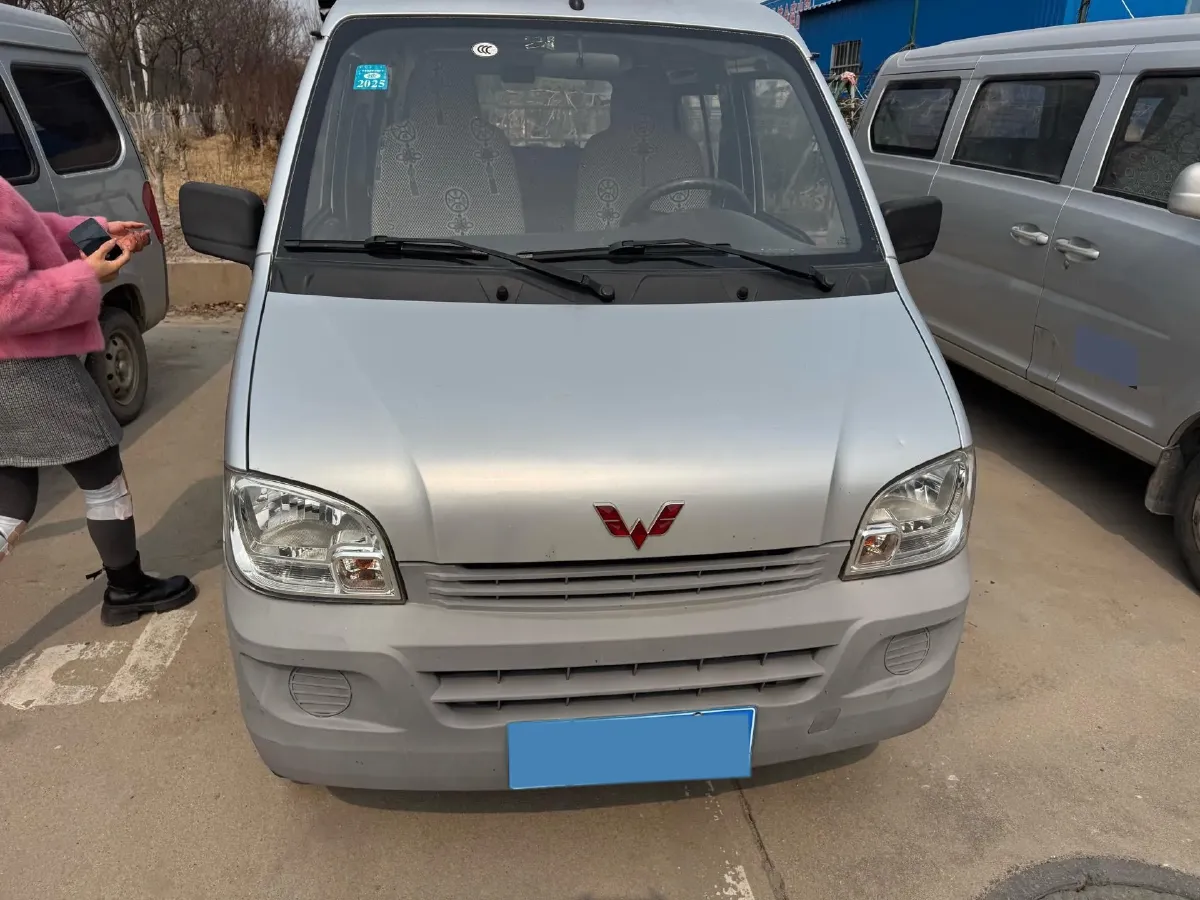 2015 WuLing ZhiGuang 1.2L 82HP L4 5MT,autocango,china used car exporter,china ev exporter,chinese used car exporter,chinese used ev exporter