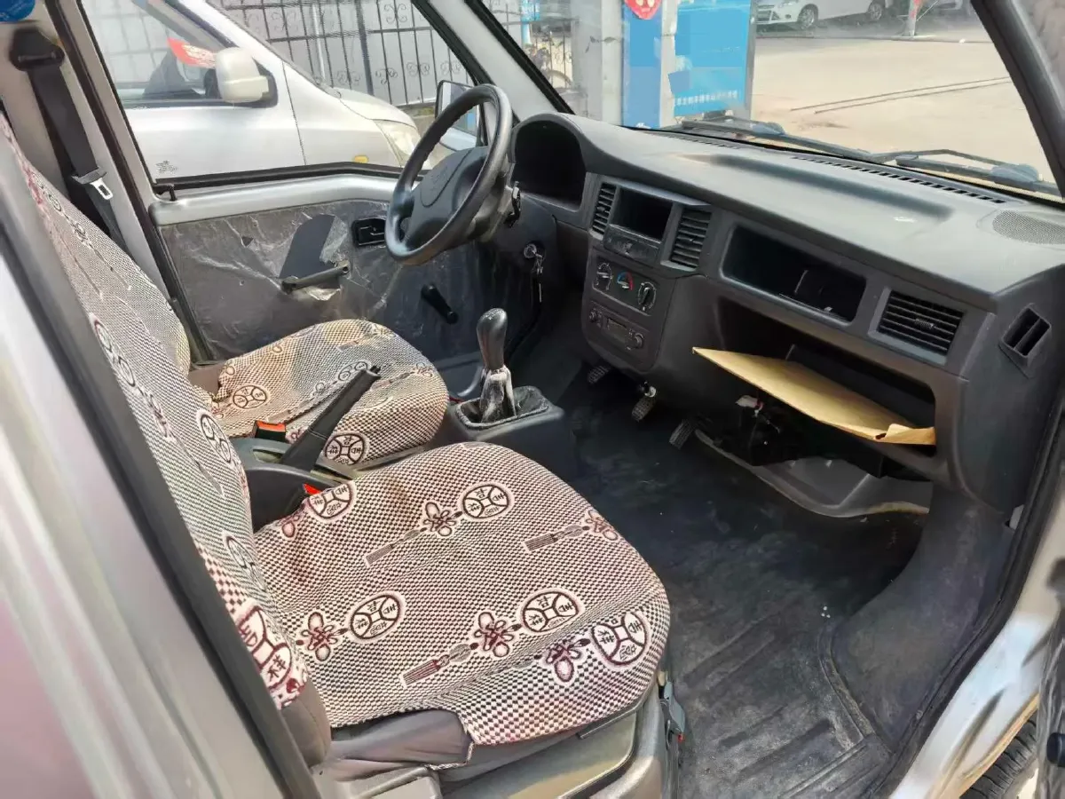 2015 WuLing ZhiGuang 1.2L 82HP L4 5MT,autocango,china used car exporter,china ev exporter,chinese used car exporter,chinese used ev exporter