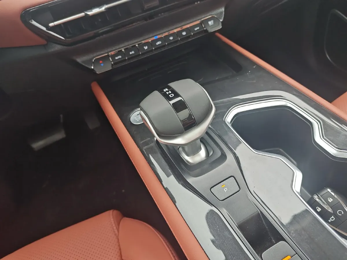 2026 ChangAn CS75 1.5T 192HP L4 7DCT,autocango,china used car exporter,china ev exporter,chinese used car exporter,chinese used ev exporter