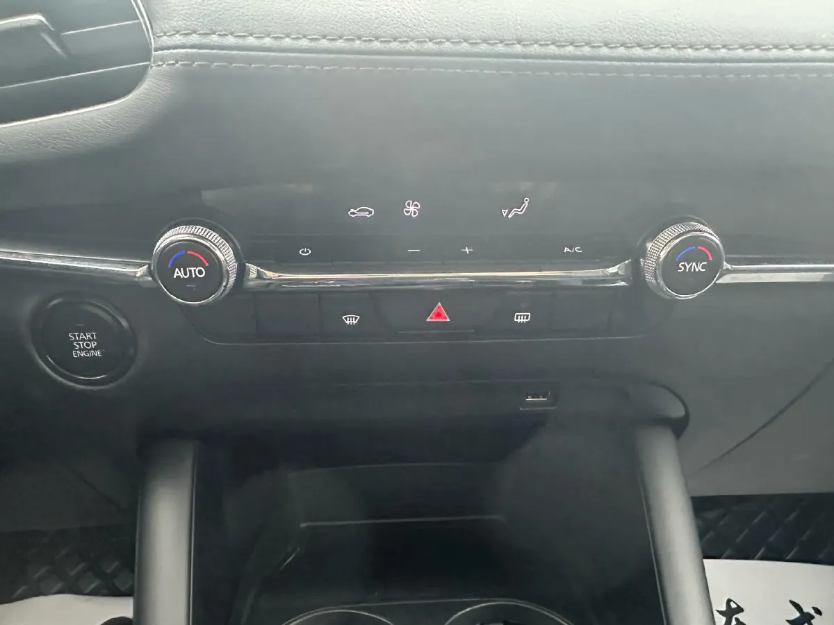 2020 Mazda 3 Axela 2.0L 158HP L4 6AT,autocango,china used car exporter,china ev exporter,chinese used car exporter,chinese used ev exporter