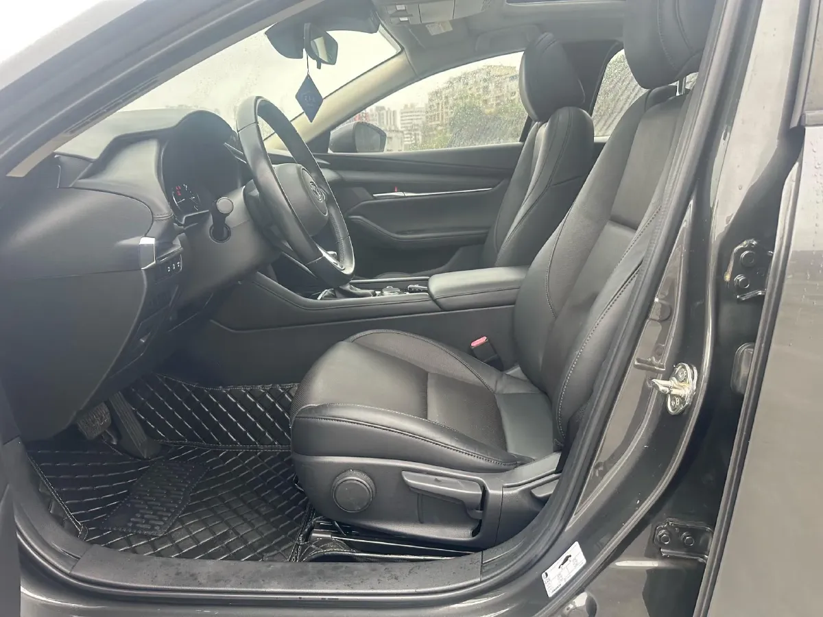 2020 Mazda 3 Axela 2.0L 158HP L4 6AT,autocango,china used car exporter,china ev exporter,chinese used car exporter,chinese used ev exporter