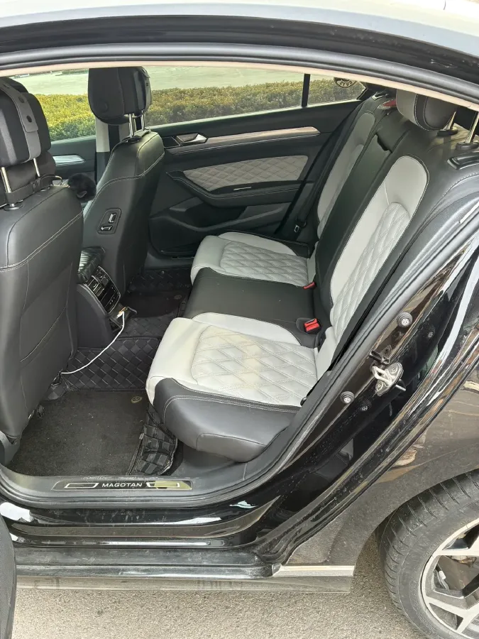 2023 Volkswagen Magotan 2.0T 186HP L4 7DCT,autocango,china used car exporter,china ev exporter,chinese used car exporter,chinese used ev exporter