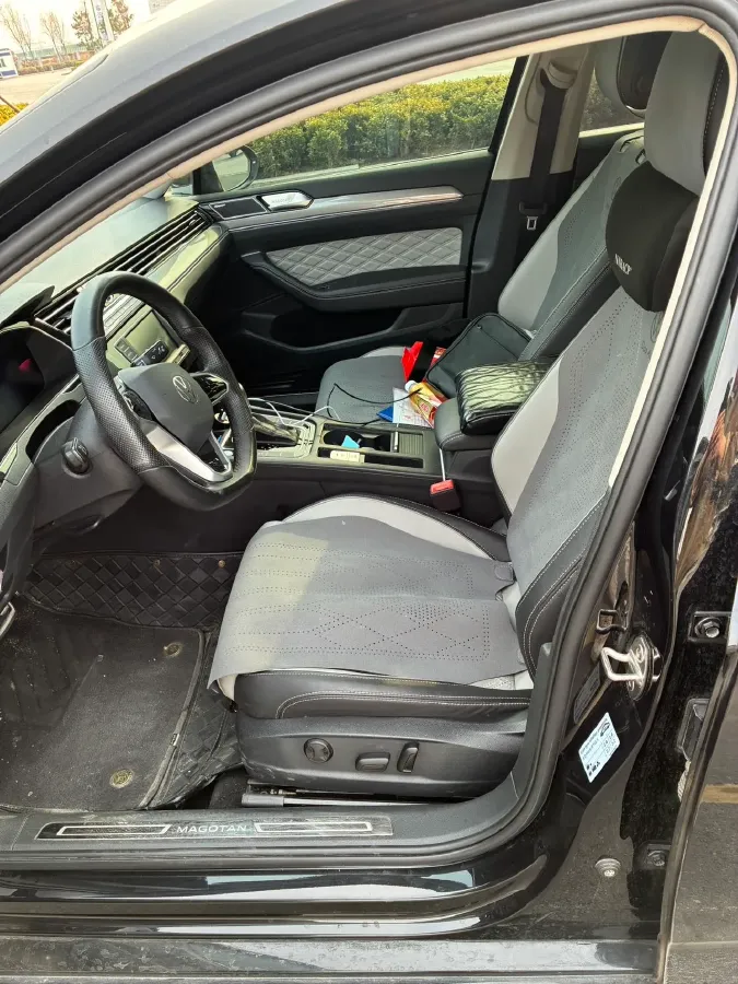 2023 Volkswagen Magotan 2.0T 186HP L4 7DCT,autocango,china used car exporter,china ev exporter,chinese used car exporter,chinese used ev exporter