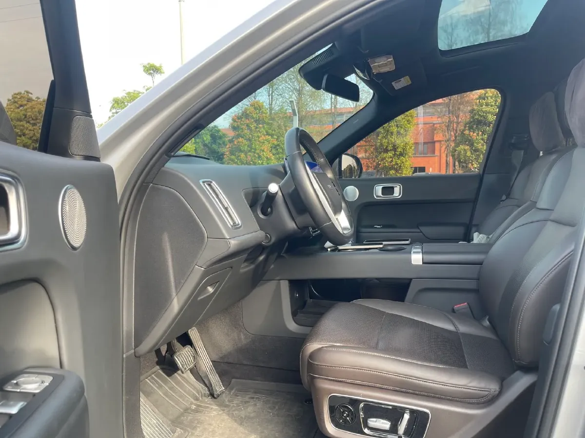 2022 Li L9 Range Extended 154HP REEV 42.6KWH,autocango,china used car exporter,china ev exporter,chinese used car exporter,chinese used ev exporter