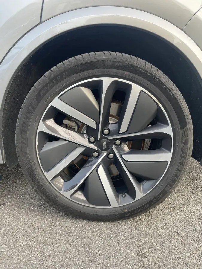 2022 Li L9 Range Extended 154HP REEV 42.6KWH,autocango,china used car exporter,china ev exporter,chinese used car exporter,chinese used ev exporter