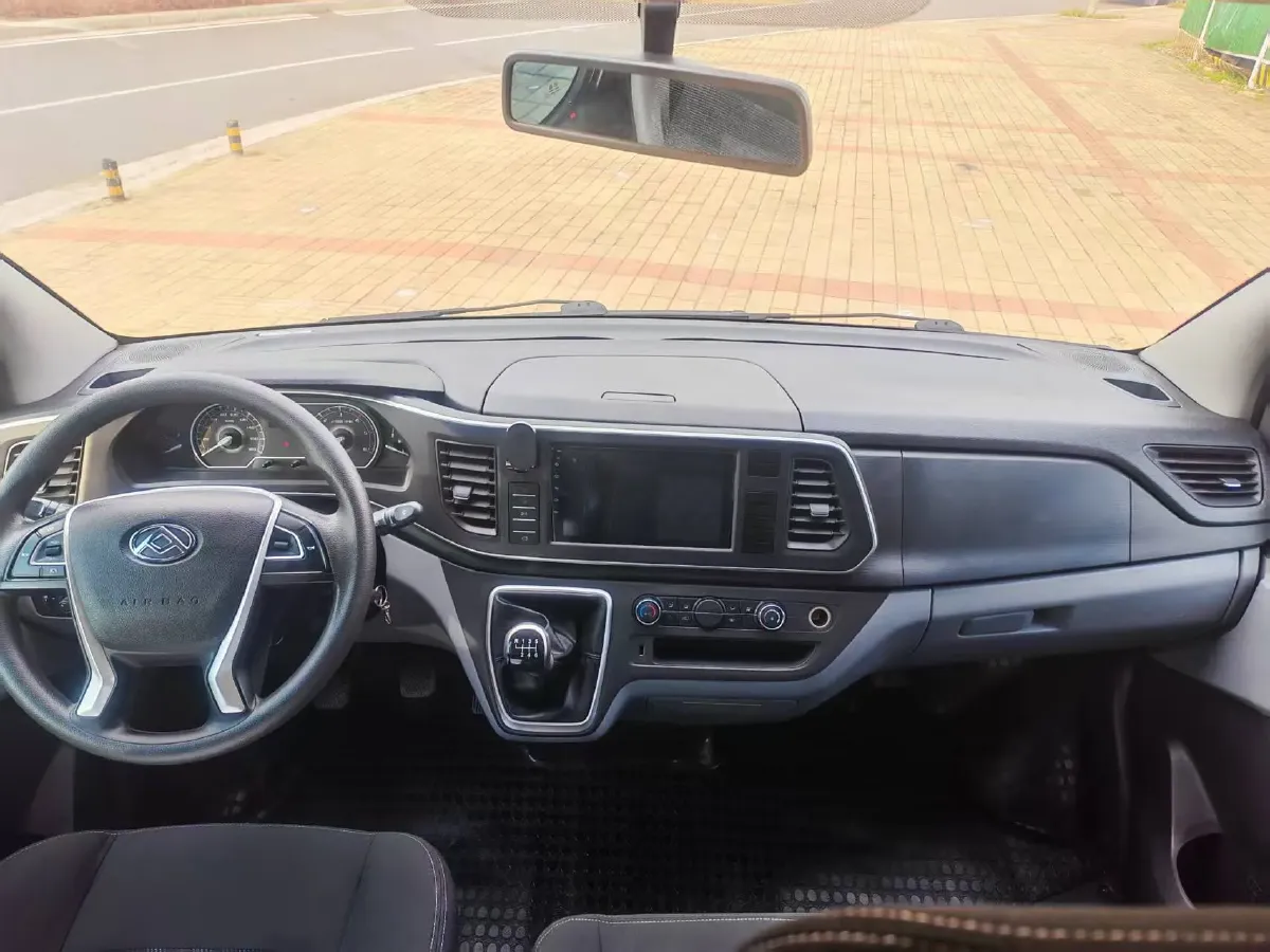 2023 MAXUS XinTu V70 2.0T 125HP L4 6MT,autocango,china used car exporter,china ev exporter,chinese used car exporter,chinese used ev exporter