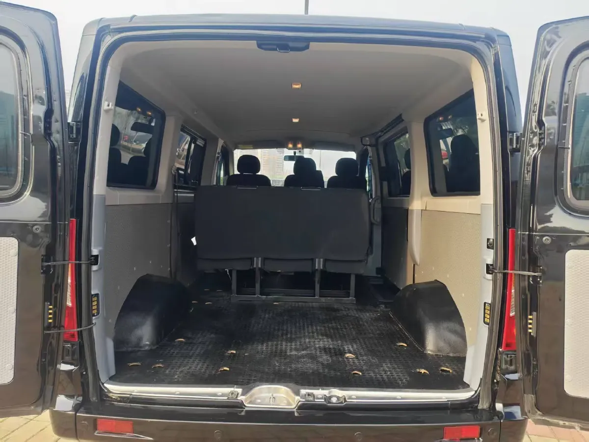 2023 MAXUS XinTu V70 2.0T 125HP L4 6MT,autocango,china used car exporter,china ev exporter,chinese used car exporter,chinese used ev exporter