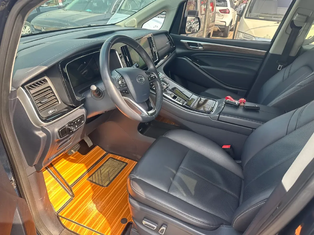 2021 GAC Trumpchi M8 2.0T 252HP L4 8AT,autocango,china used car exporter,china ev exporter,chinese used car exporter,chinese used ev exporter