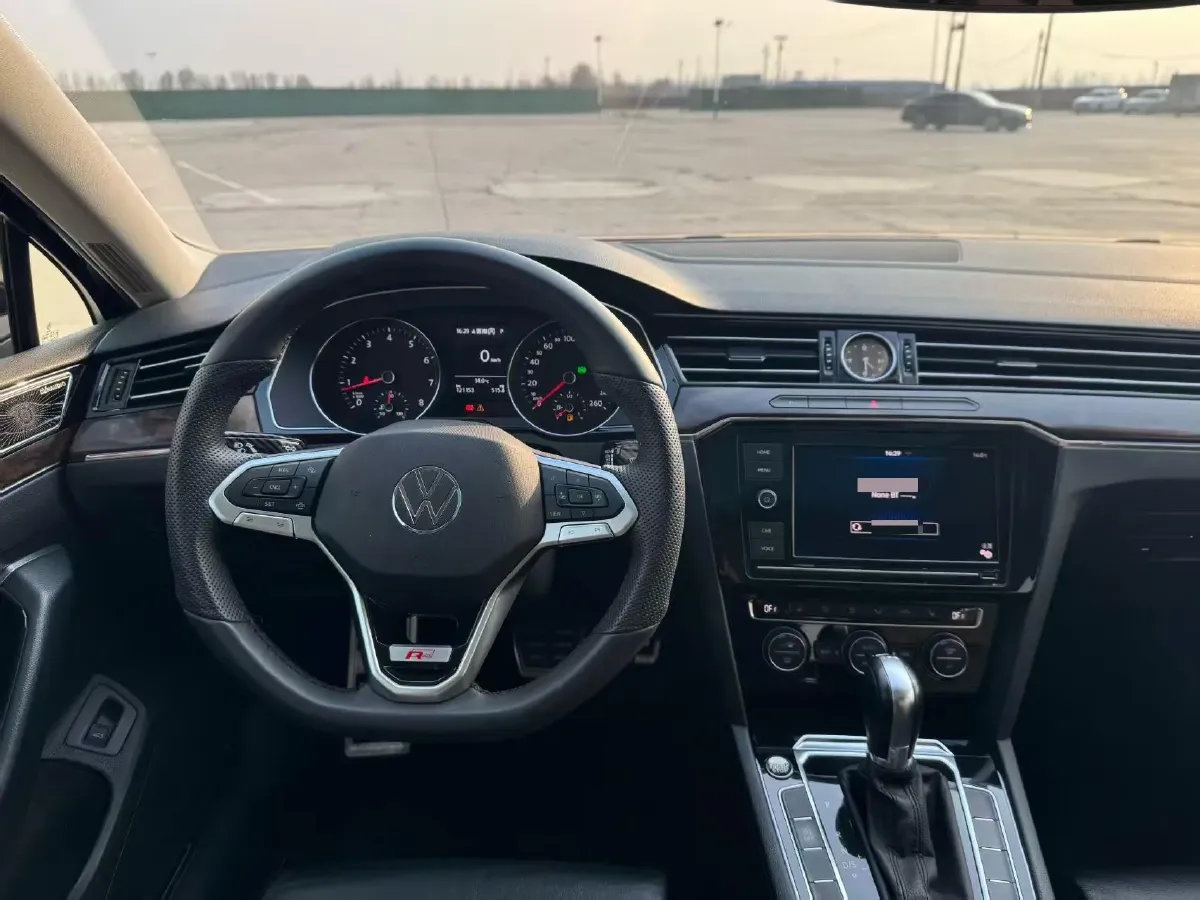 2019 Volkswagen Magotan 2.0T 186HP L4 7DCT,autocango,china used car exporter,china ev exporter,chinese used car exporter,chinese used ev exporter