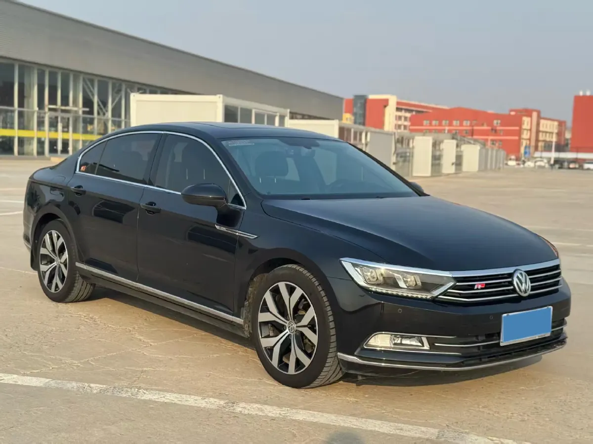 2019 Volkswagen Magotan 2.0T 186HP L4 7DCT,autocango,china used car exporter,china ev exporter,chinese used car exporter,chinese used ev exporter