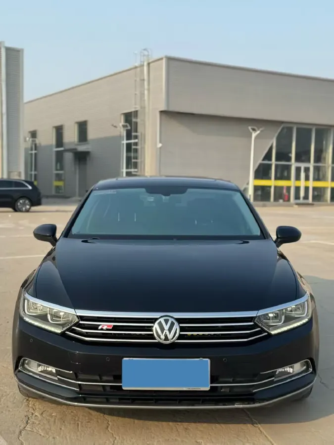 2019 Volkswagen Magotan 2.0T 186HP L4 7DCT,autocango,china used car exporter,china ev exporter,chinese used car exporter,chinese used ev exporter
