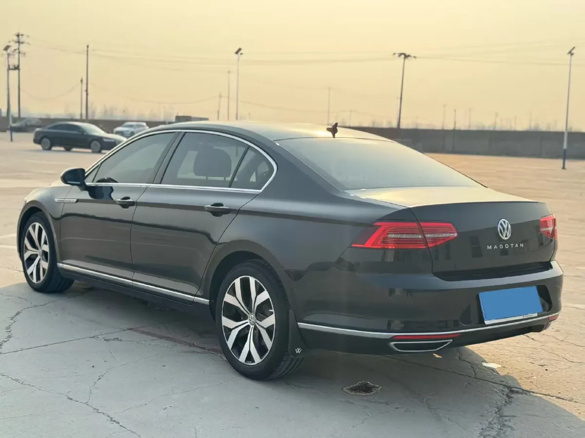 2019 Volkswagen Magotan 2.0T 186HP L4 7DCT,autocango,china used car exporter,china ev exporter,chinese used car exporter,chinese used ev exporter
