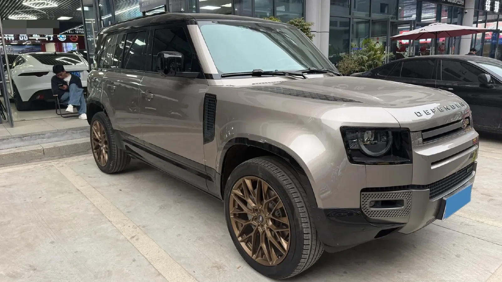 2022 Land Rover Defender 3.0T 400HP L6 8AT,autocango,china used car exporter,china ev exporter,chinese used car exporter,chinese used ev exporter