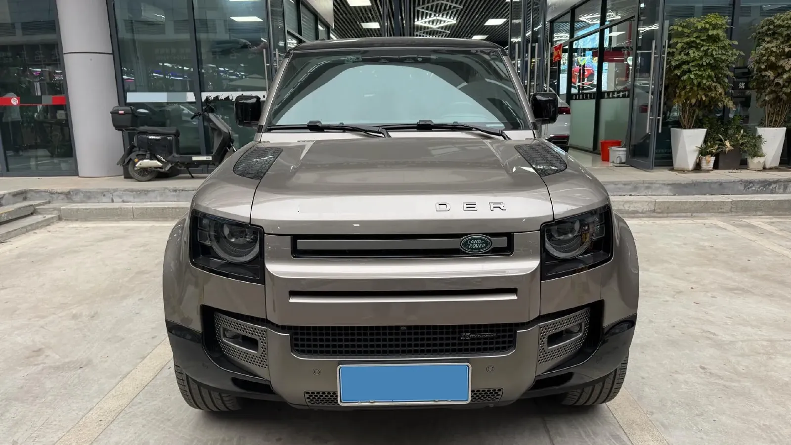 2022 Land Rover Defender 3.0T 400HP L6 8AT,autocango,china used car exporter,china ev exporter,chinese used car exporter,chinese used ev exporter