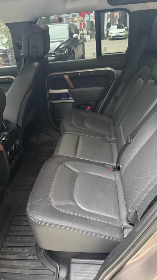 2022 Land Rover Defender 3.0T 400HP L6 8AT,autocango,china used car exporter,china ev exporter,chinese used car exporter,chinese used ev exporter