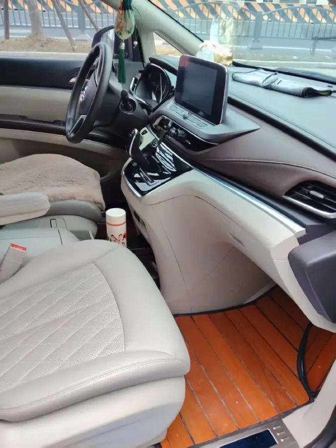 2023 Buick GL8 2.0T 237HP L4 9AT,autocango,china used car exporter,china ev exporter,chinese used car exporter,chinese used ev exporter