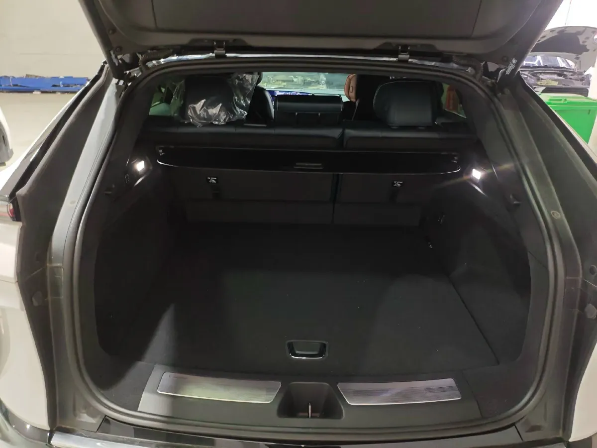 2022 Cadillac IQ Lyriq BEV 95.7KWH,autocango,china used car exporter,china ev exporter,chinese used car exporter,chinese used ev exporter